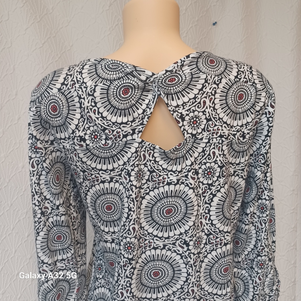 T by Talbots New Women Size LP Black and White Geometric Blouse - Picture 8 of 12